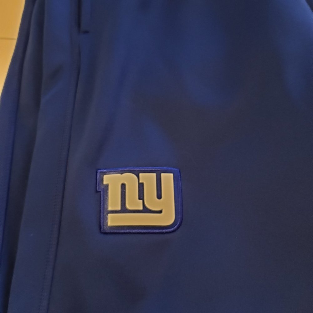 NY Giants on-field sweat pants.